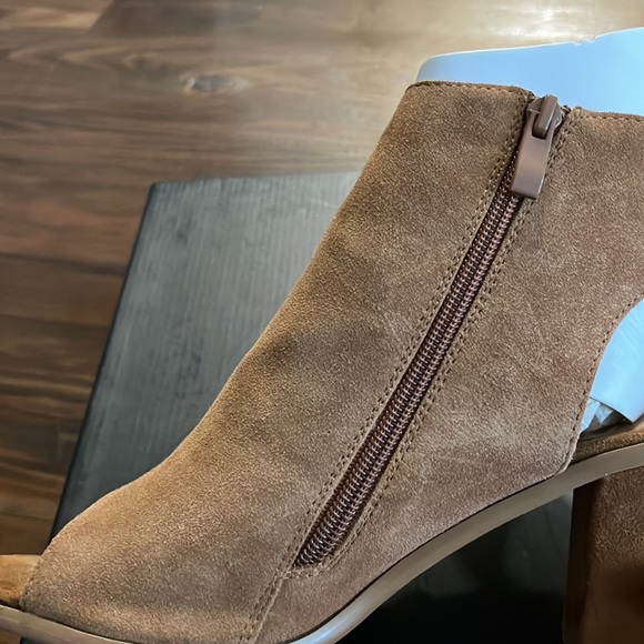 Very Volatile “Fastlane” Sandal Size 10 - Picture 8 of 10